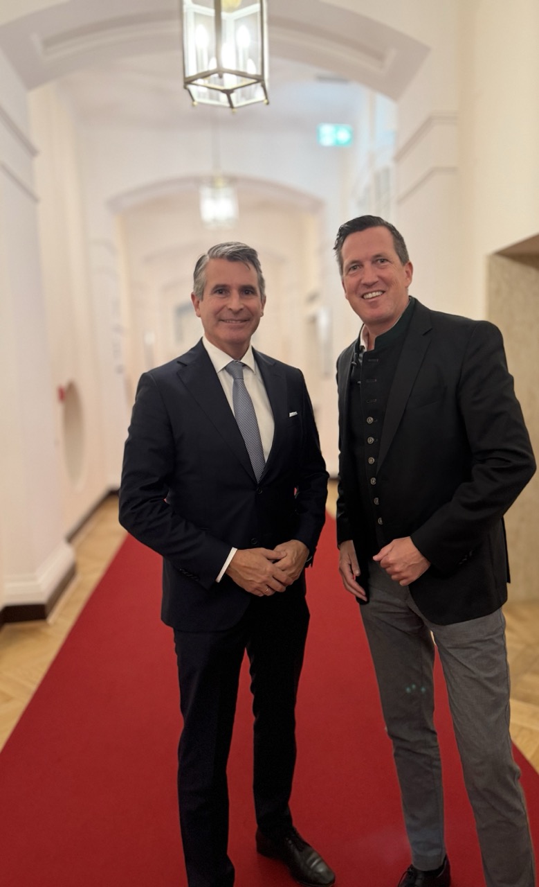 Staatsminister aD Eric Beißwenger mit Senator h.c. Marco Scherbaum_im Bayerischen Landtag Maximilianeum München 27-10-2026